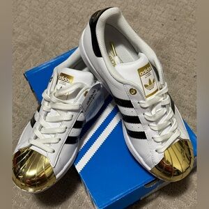 Adidas Superstar metal toe